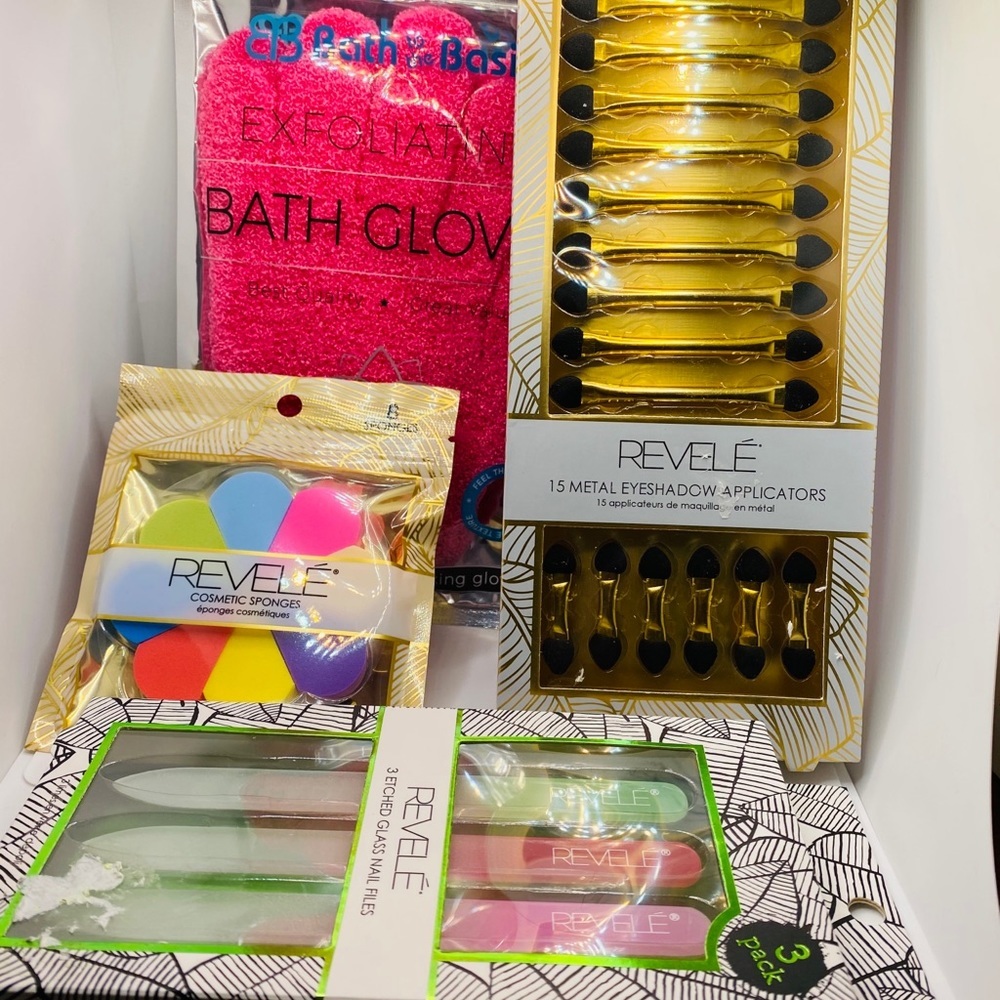 NWT Makeup sponges Gold bath mitts applicators files